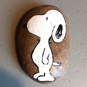 Snoopy, Painted Art Rock Paper Weight Rare Mountain Climber
